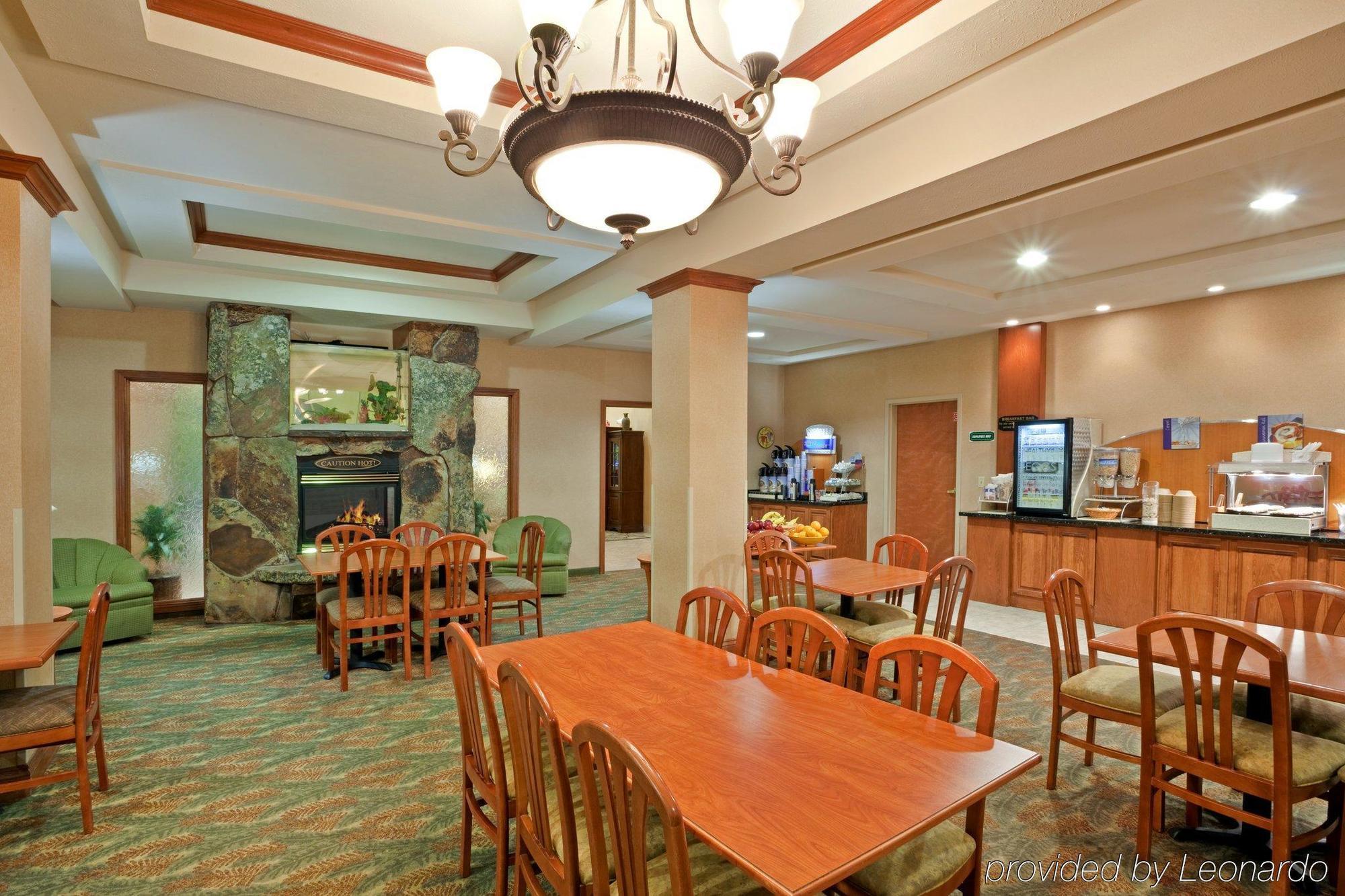 Triple Play Resort Hotel & Suites Hayden Ресторан фото
