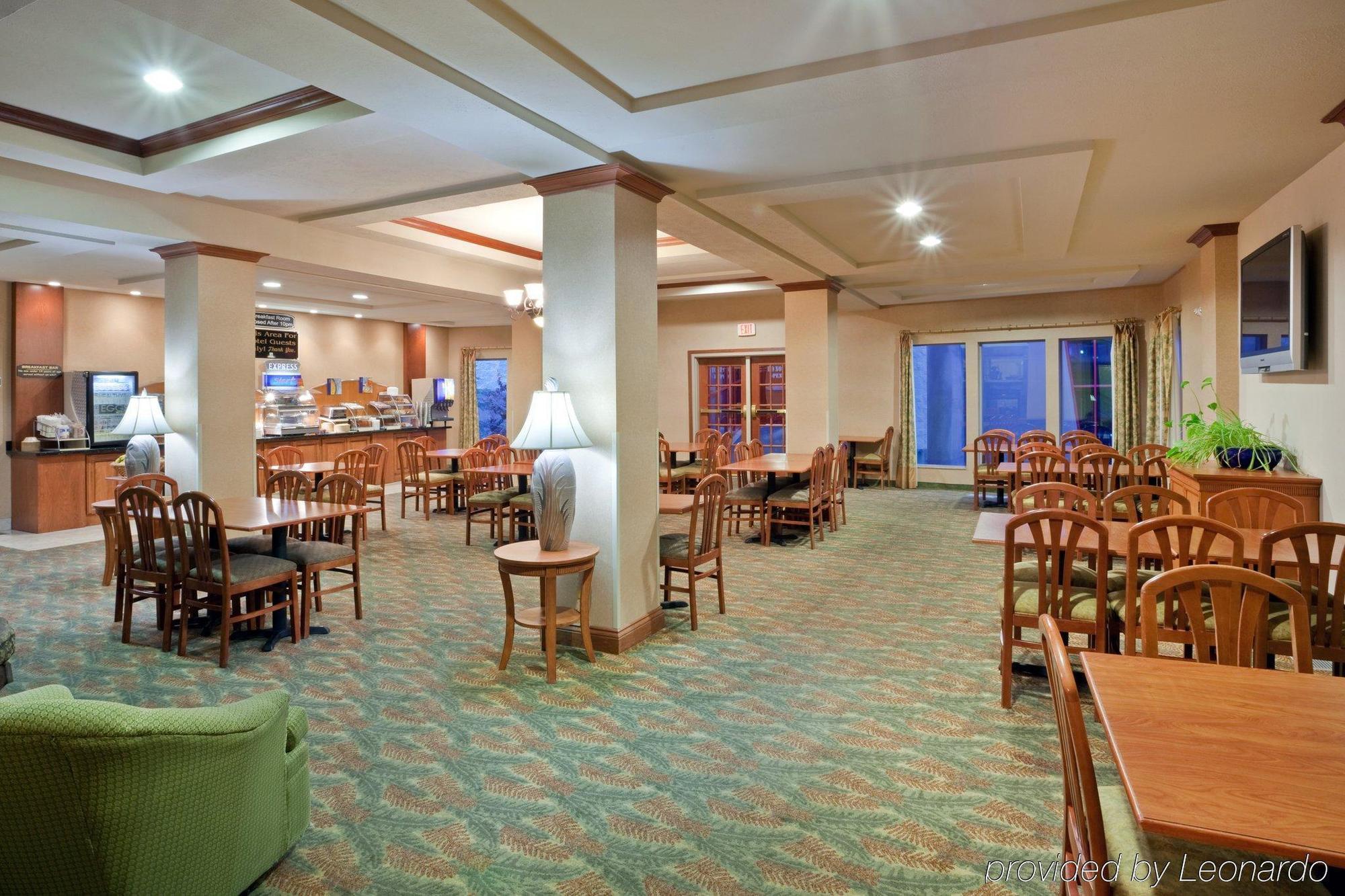 Triple Play Resort Hotel & Suites Hayden Ресторан фото